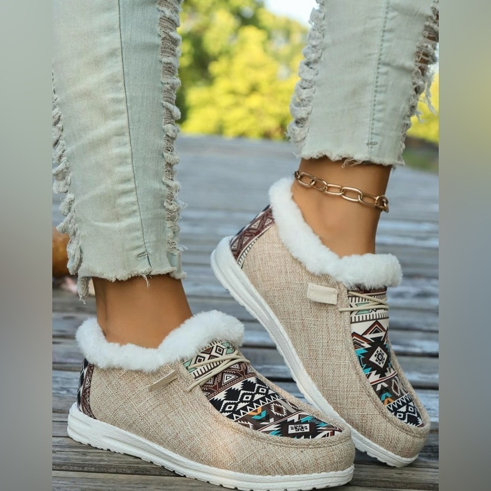 NWOT SHEIN Women’s Shoes, Low top, Color‎ block Pattern Design, US 14W,